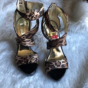 GUESS LEOPARD PRINT HEELS